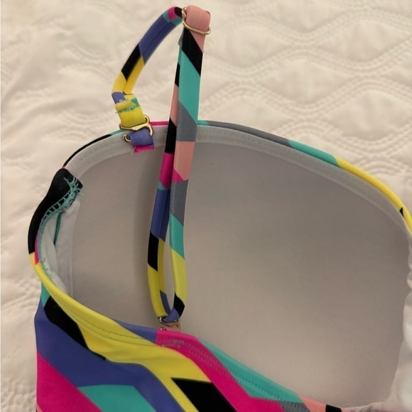 Relleciga Colorful Geometric print Rutched One Piece Swim Suit. NWOT. Size L - Picture 7 of 10